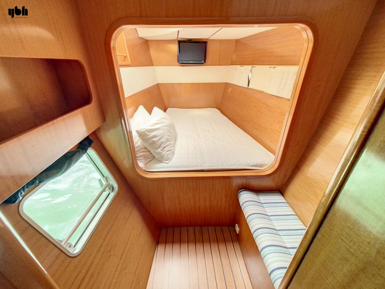 2002 Lagoon 470