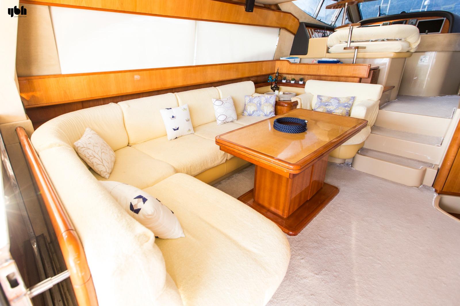 2004 Ferretti Yachts 590