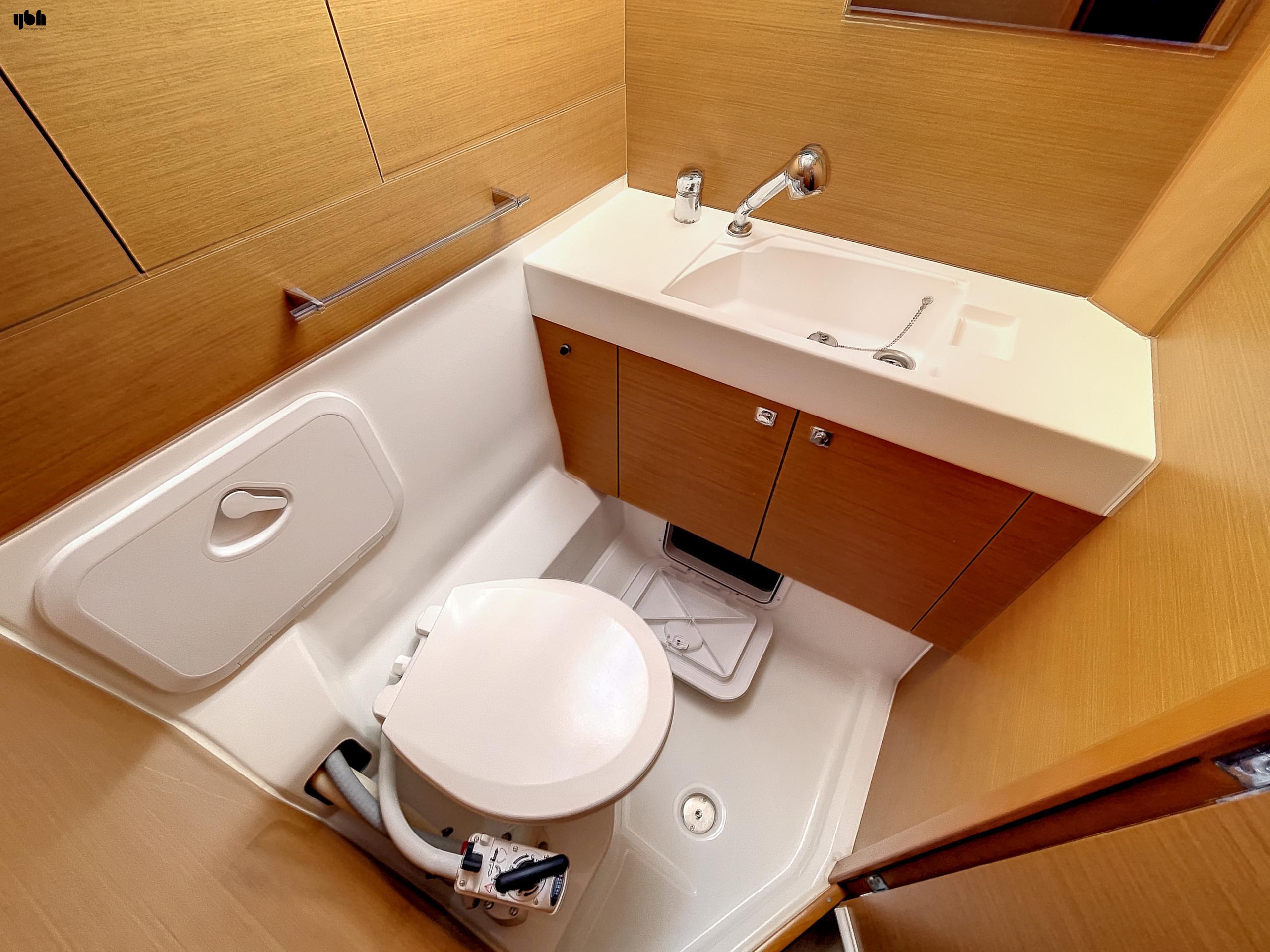 2015 Jeanneau Sun Odyssey 479