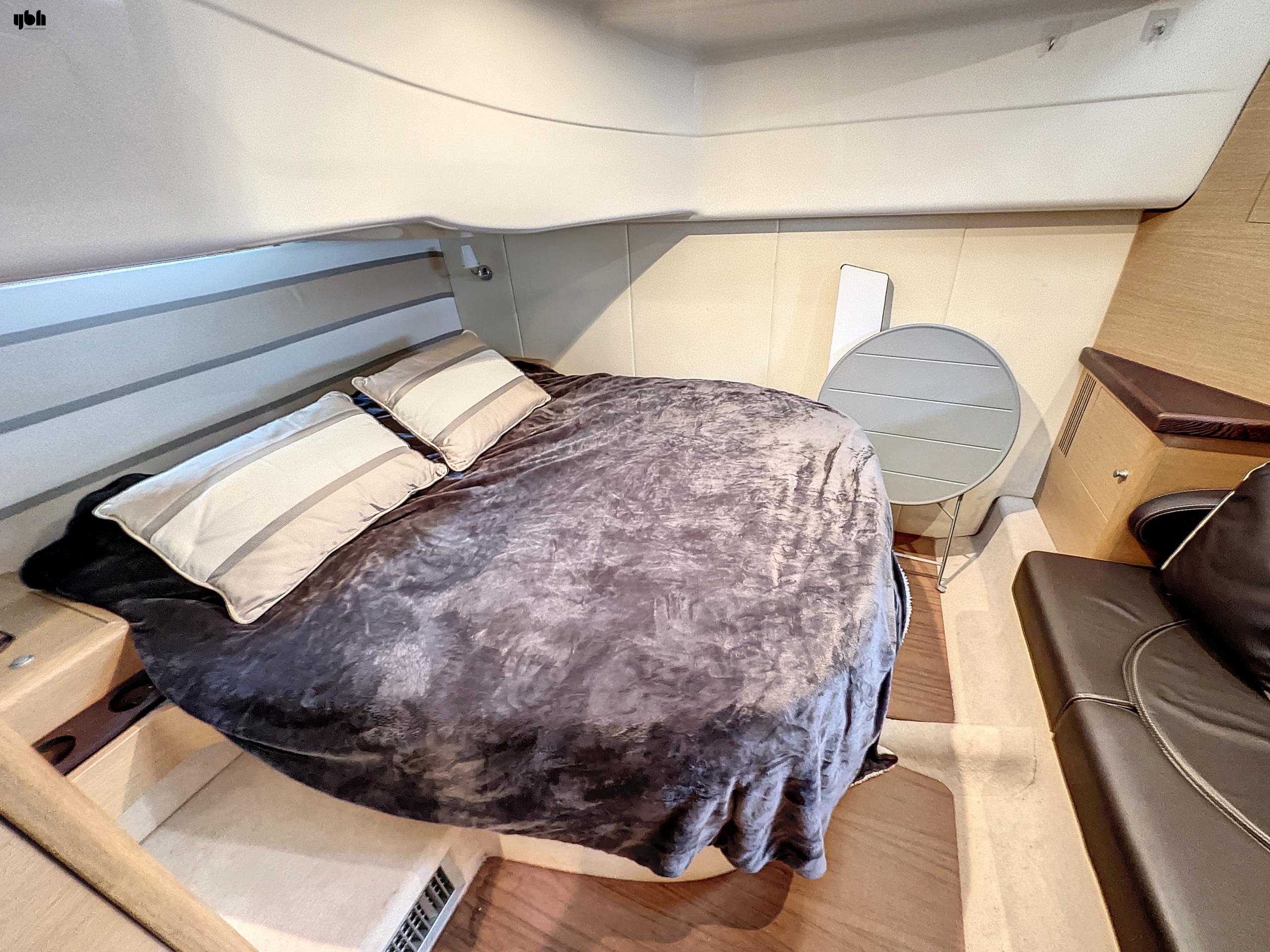 2007 Cranchi Mediterranee 43