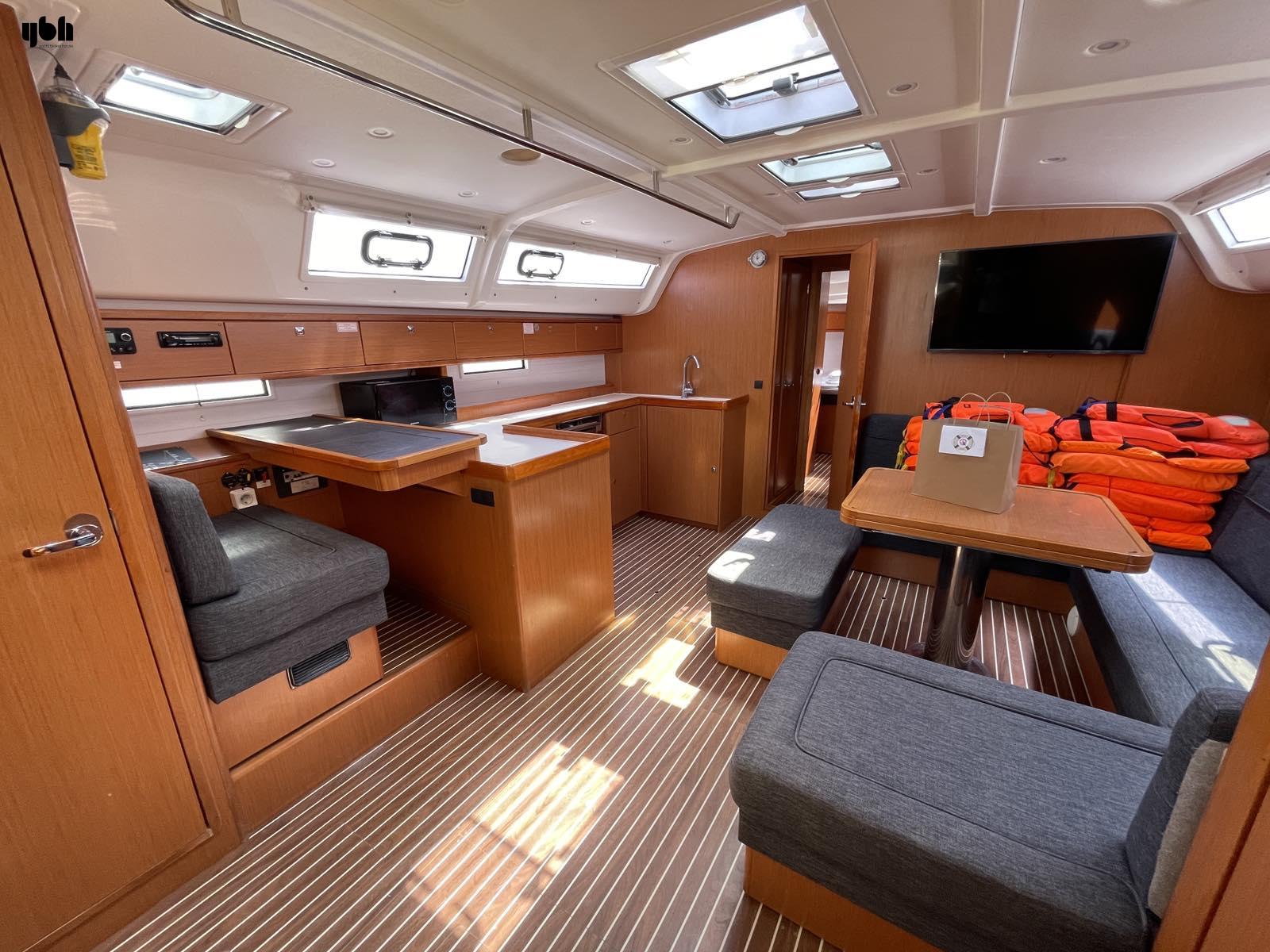 2015 Bavaria Cruiser 51
