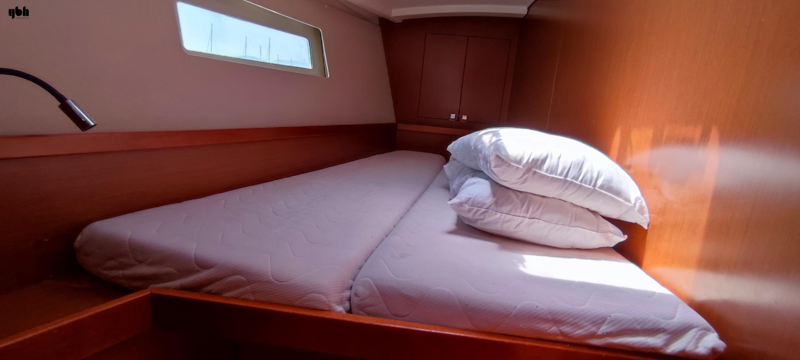 2013 Beneteau Oceanis 45