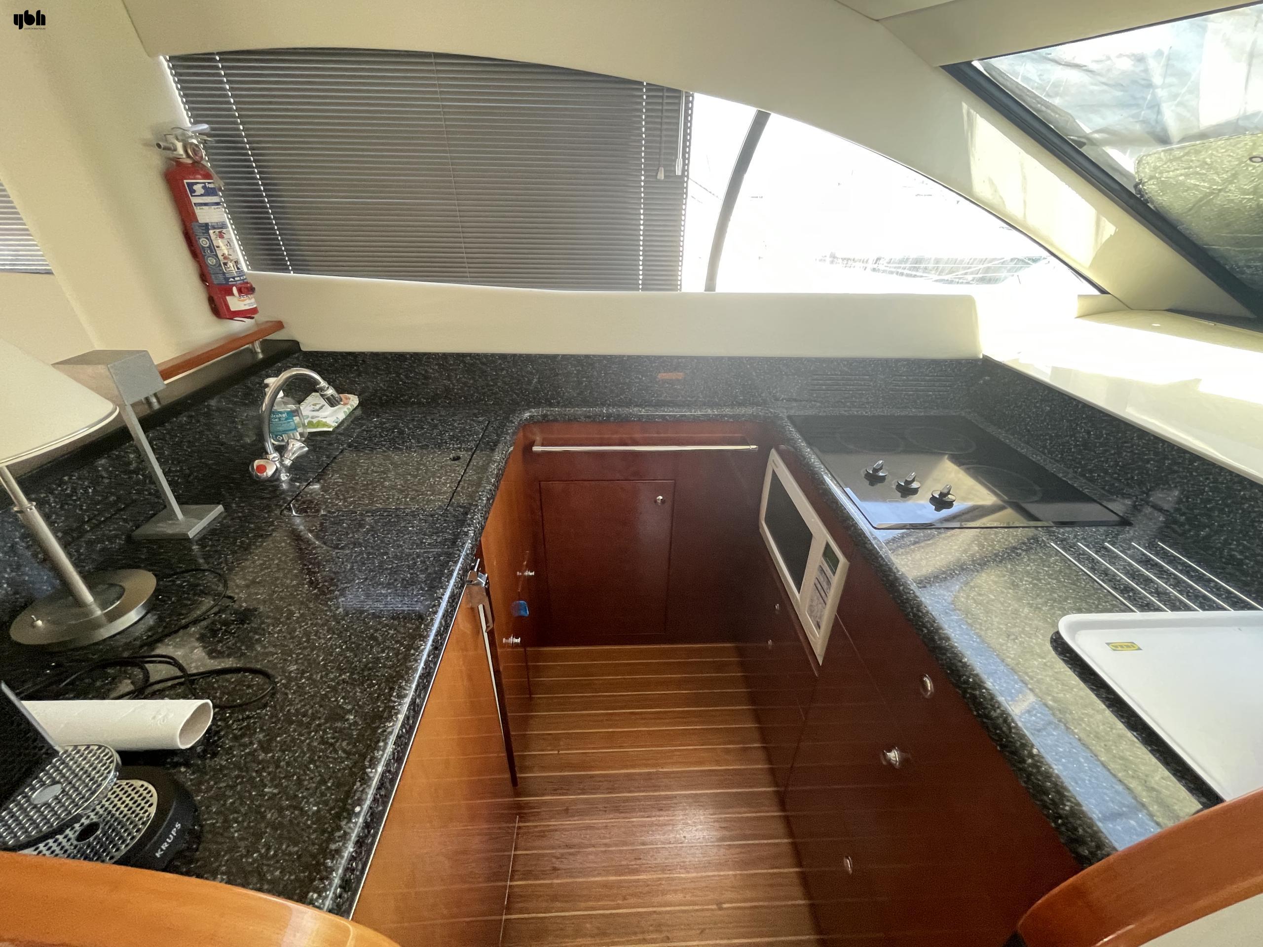 2002 Fairline Phantom 50