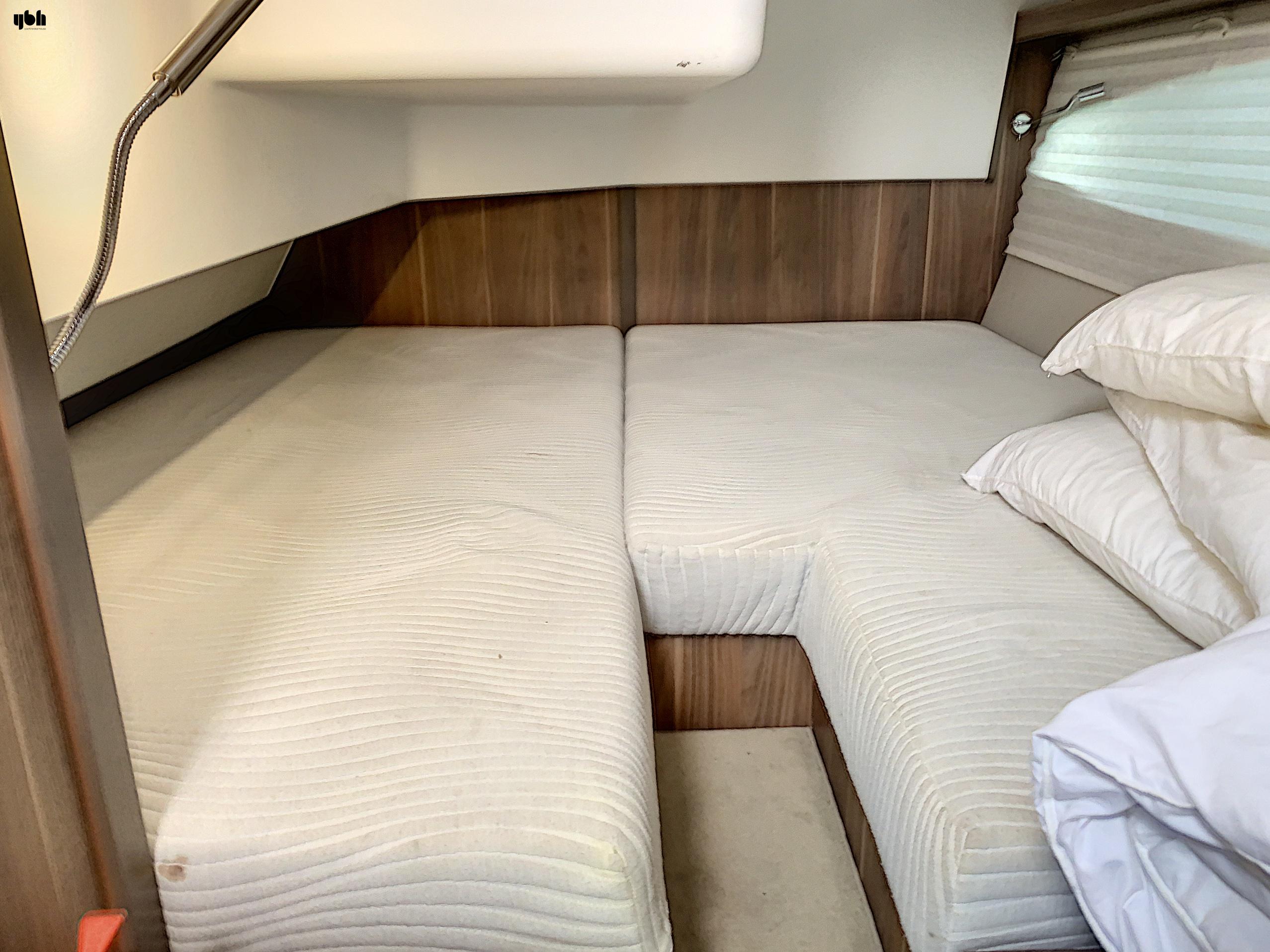 2016 Sealine C330