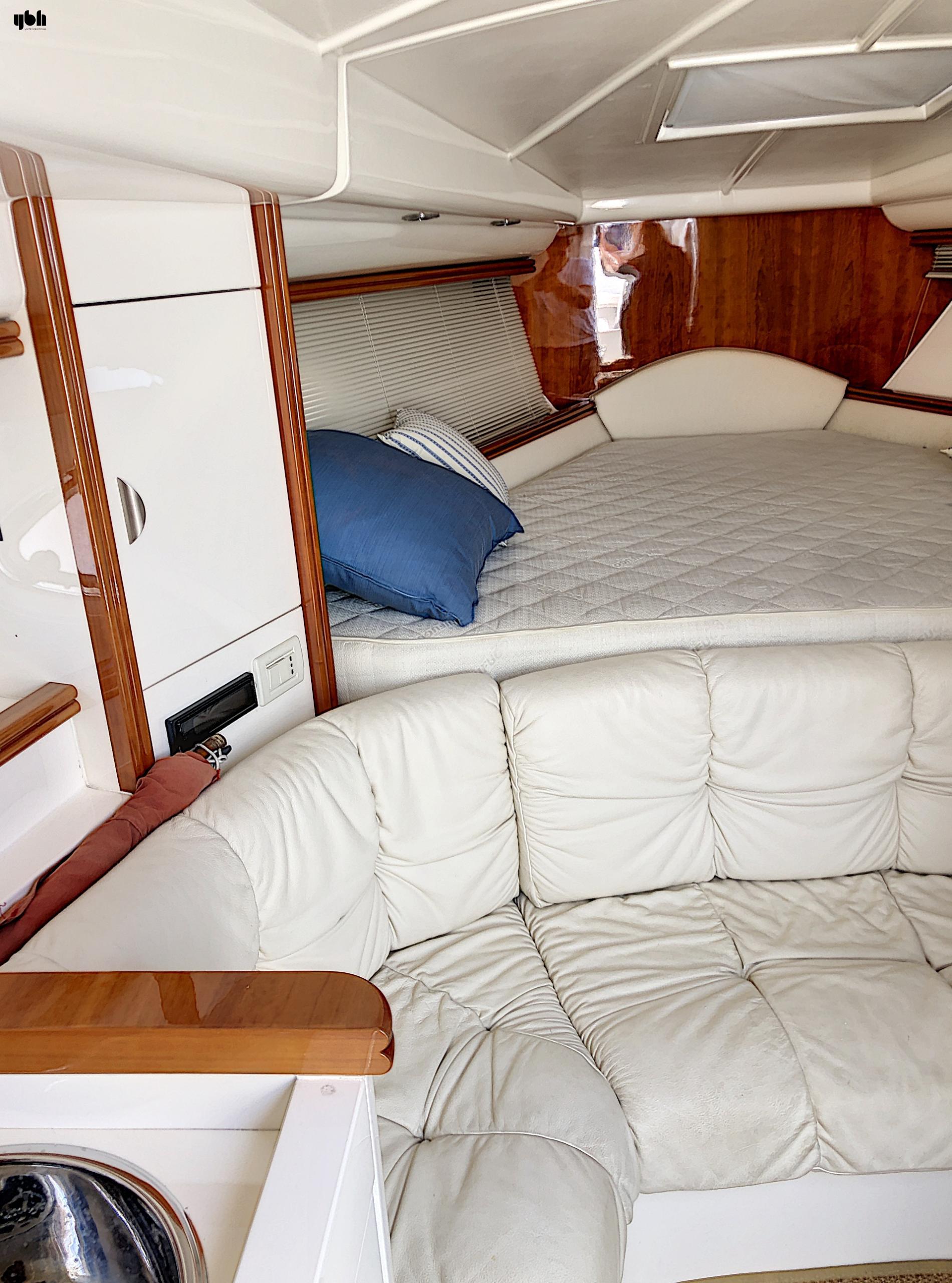 2005 Pershing 37
