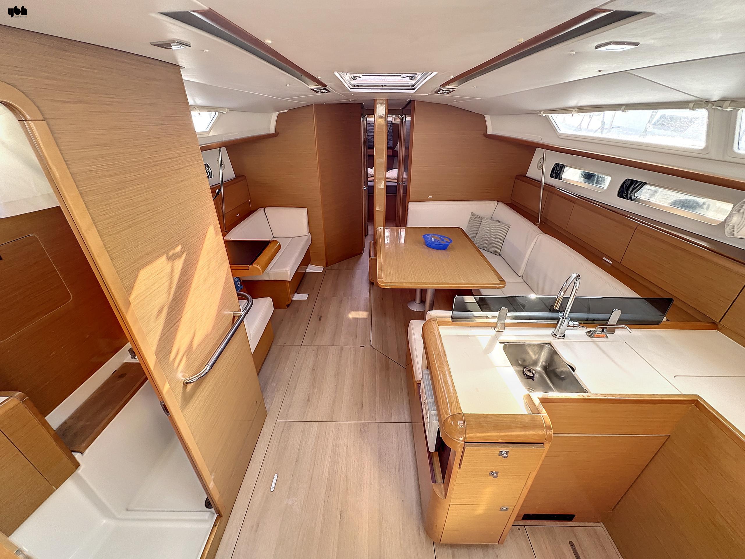 2012 Jeanneau Sun Odyssey 439