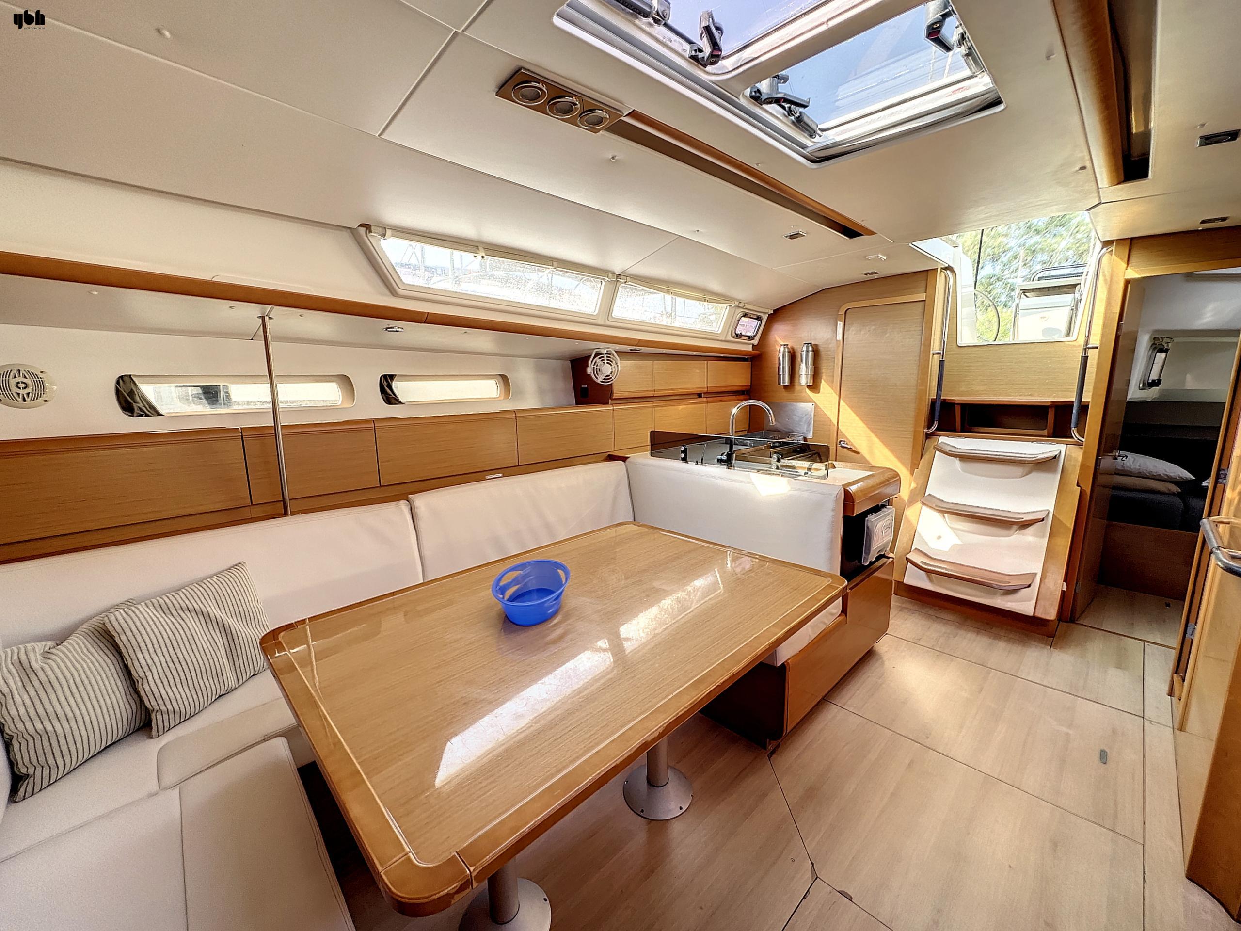 2012 Jeanneau Sun Odyssey 439