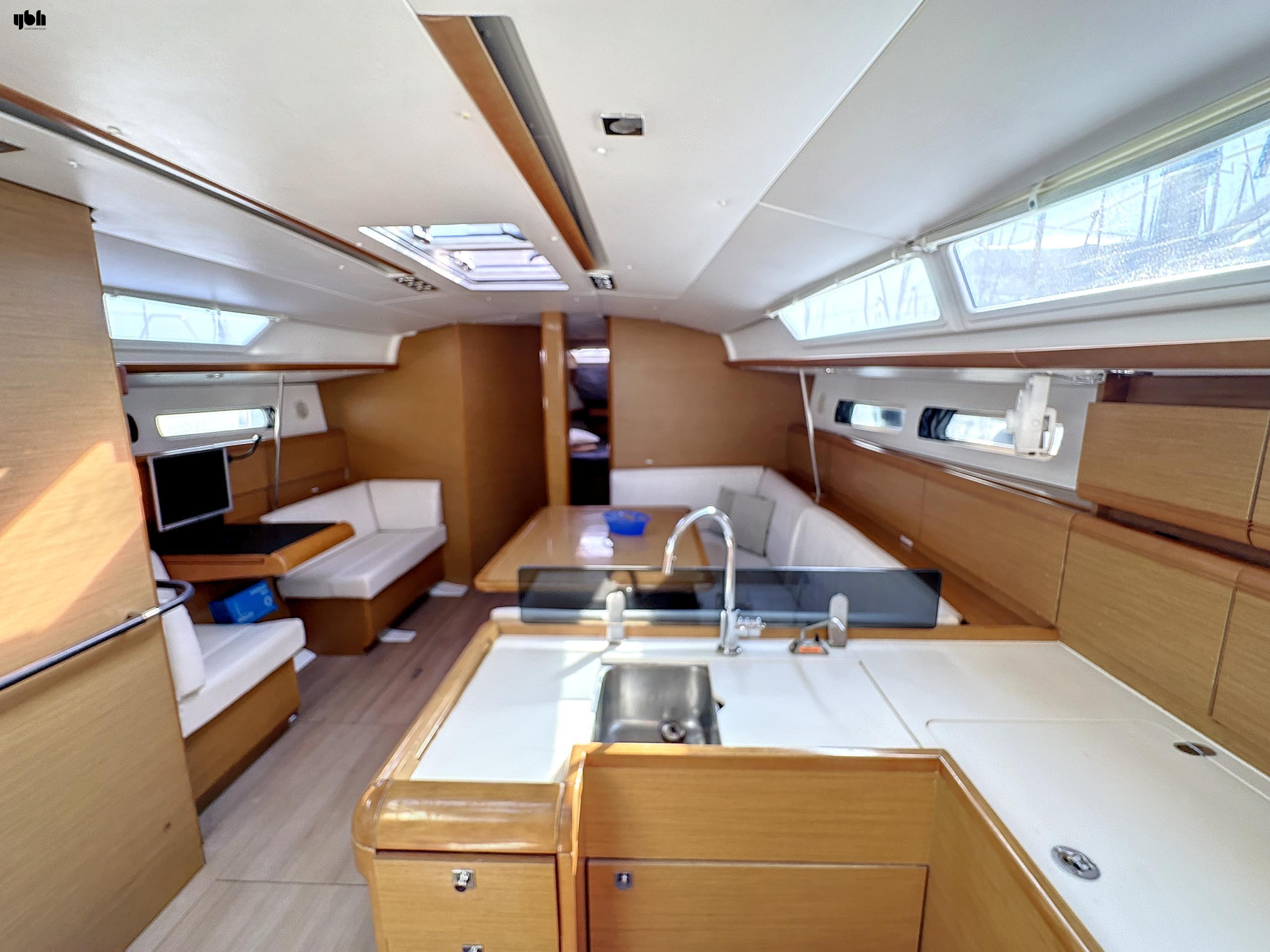 2012 Jeanneau Sun Odyssey 439