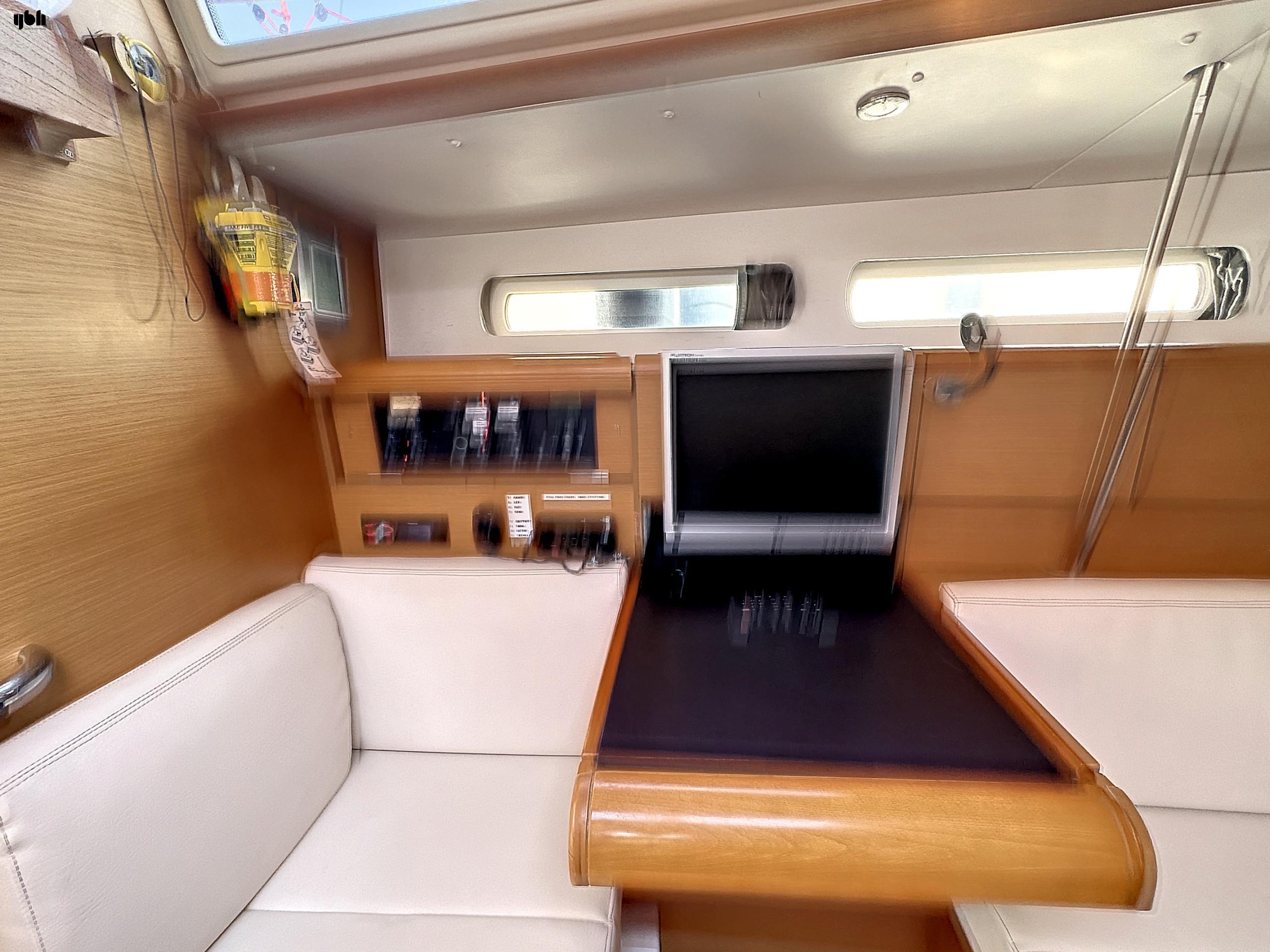 2012 Jeanneau Sun Odyssey 439