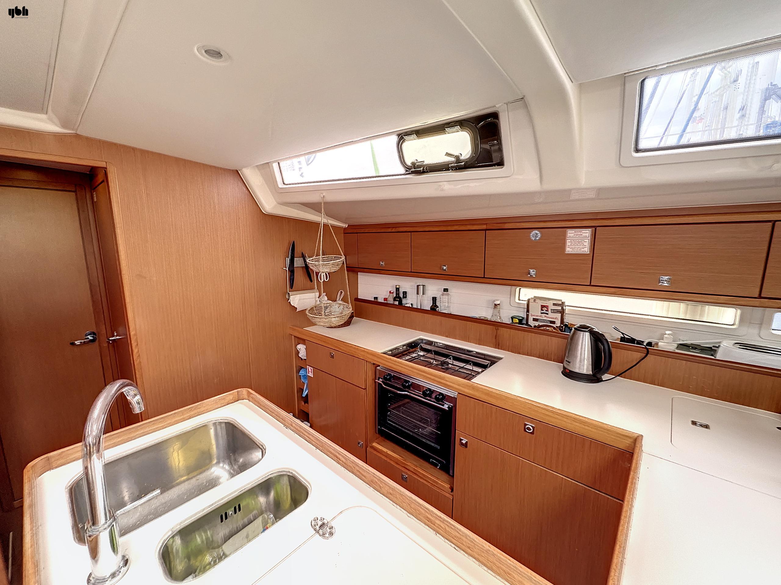 2014 Bavaria Cruiser 56