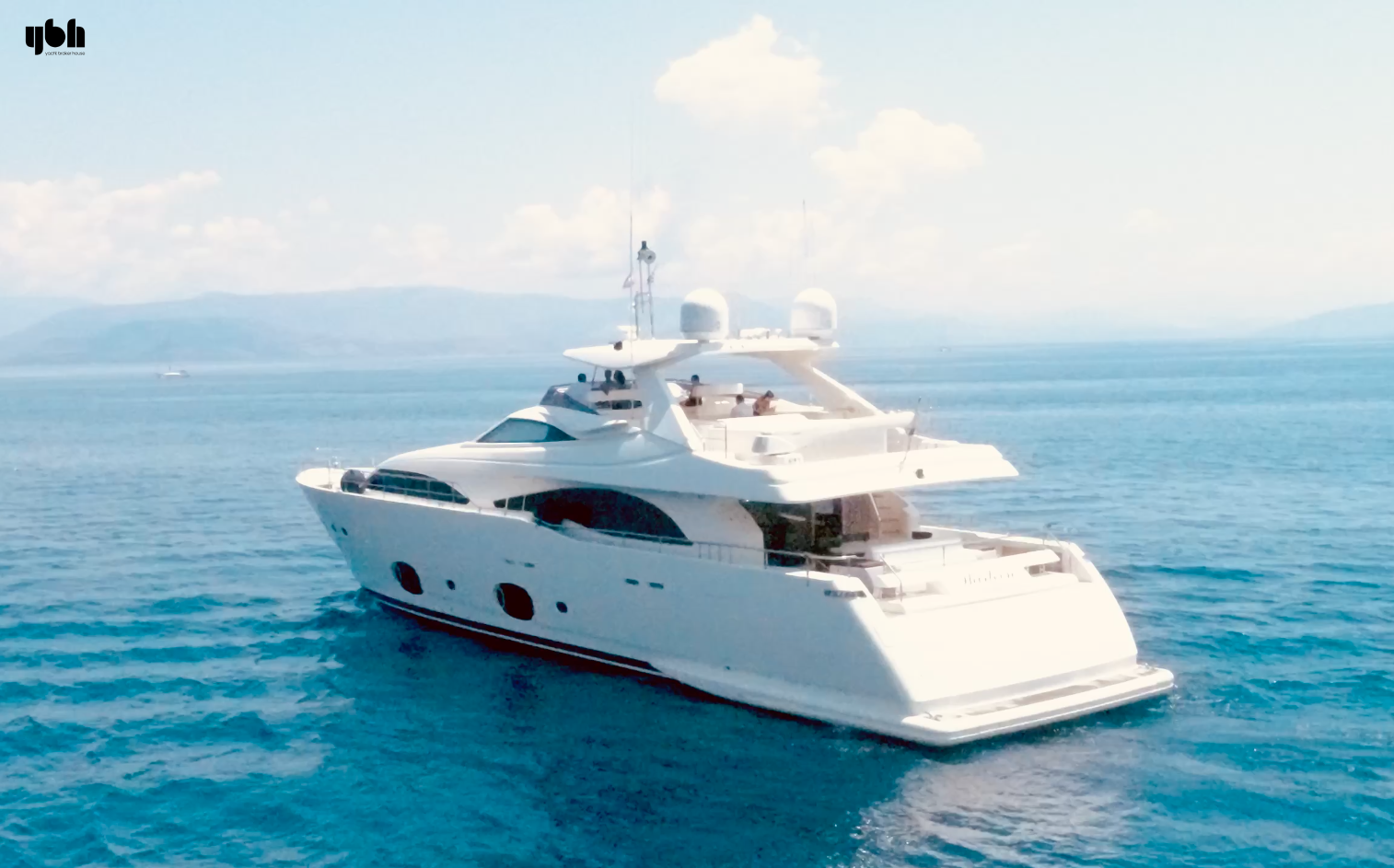 2009 Ferretti Yachts Custom Line CL 97