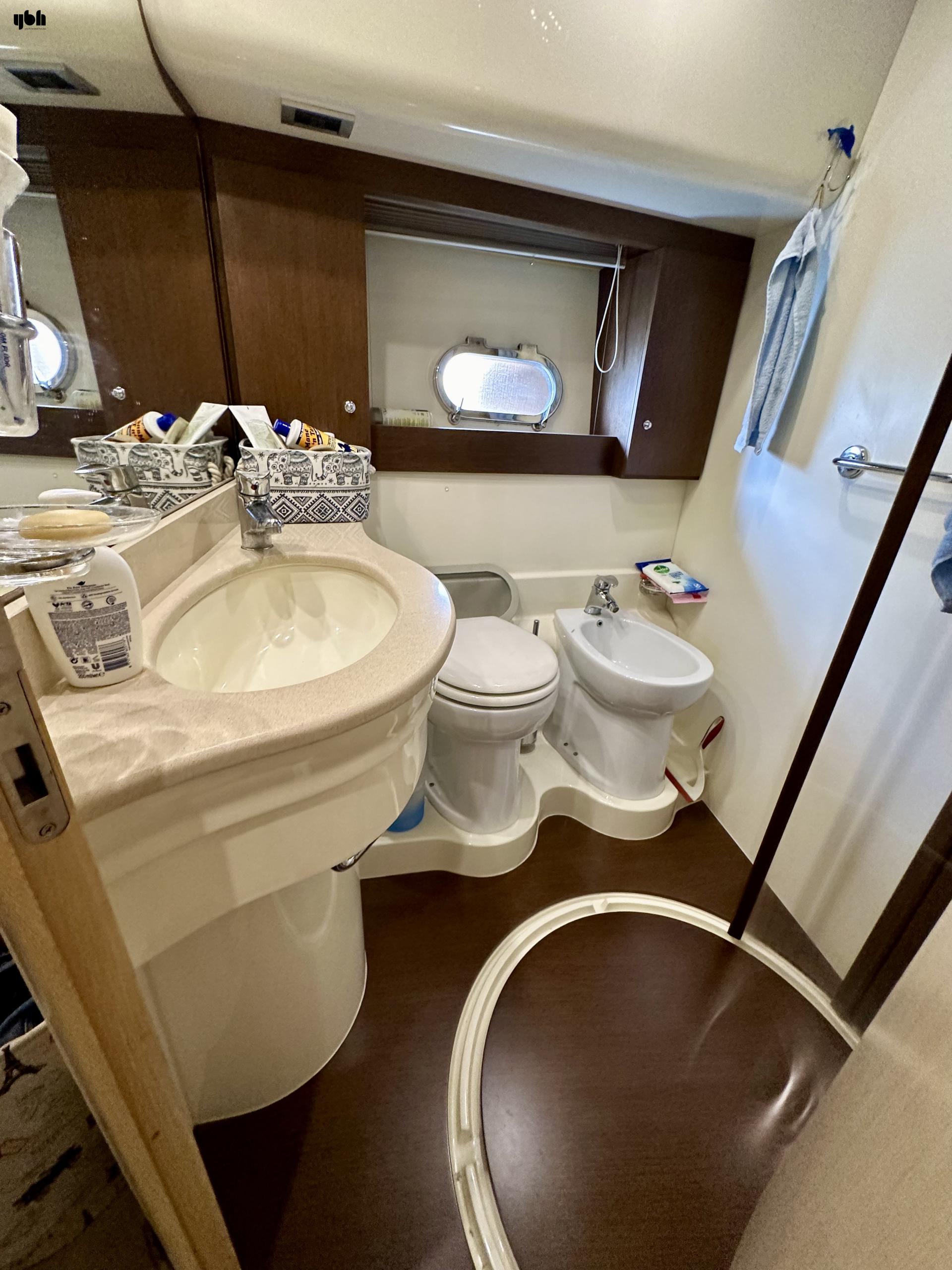 Ferretti Yachts 550 2006 for sale