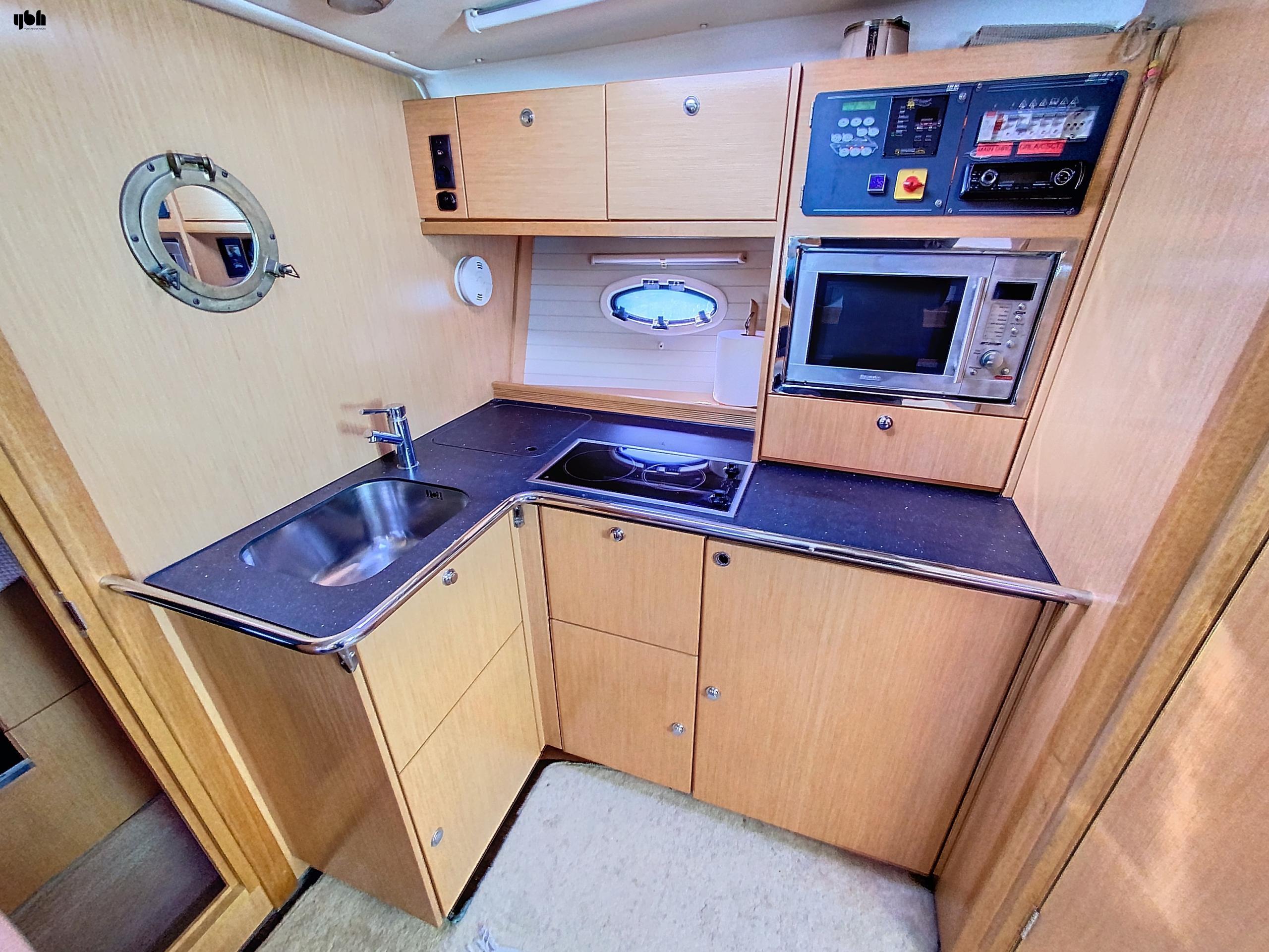 Bavaria 37 Sport 2010 for sale