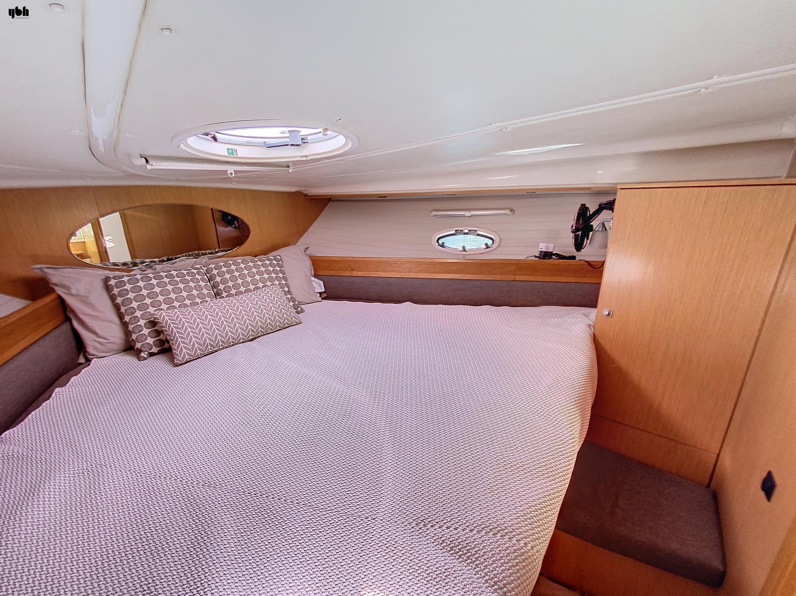 Bavaria 37 Sport 2010 for sale