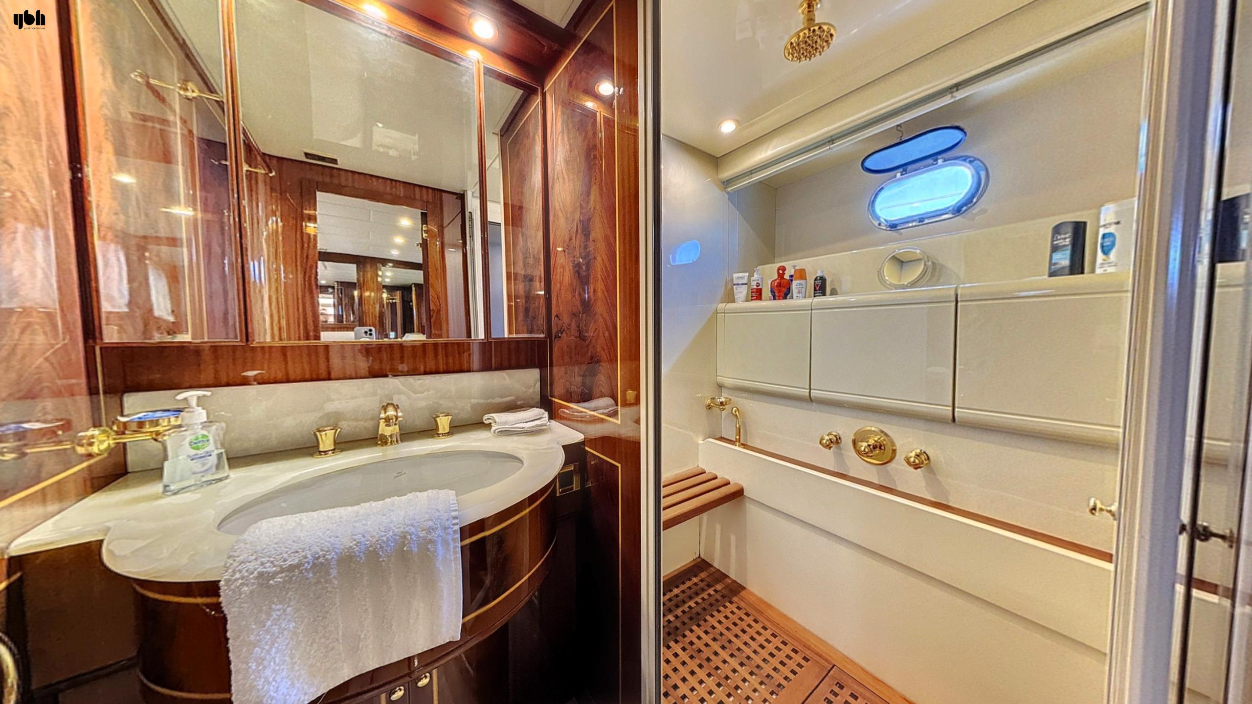 2000 Mangusta 80