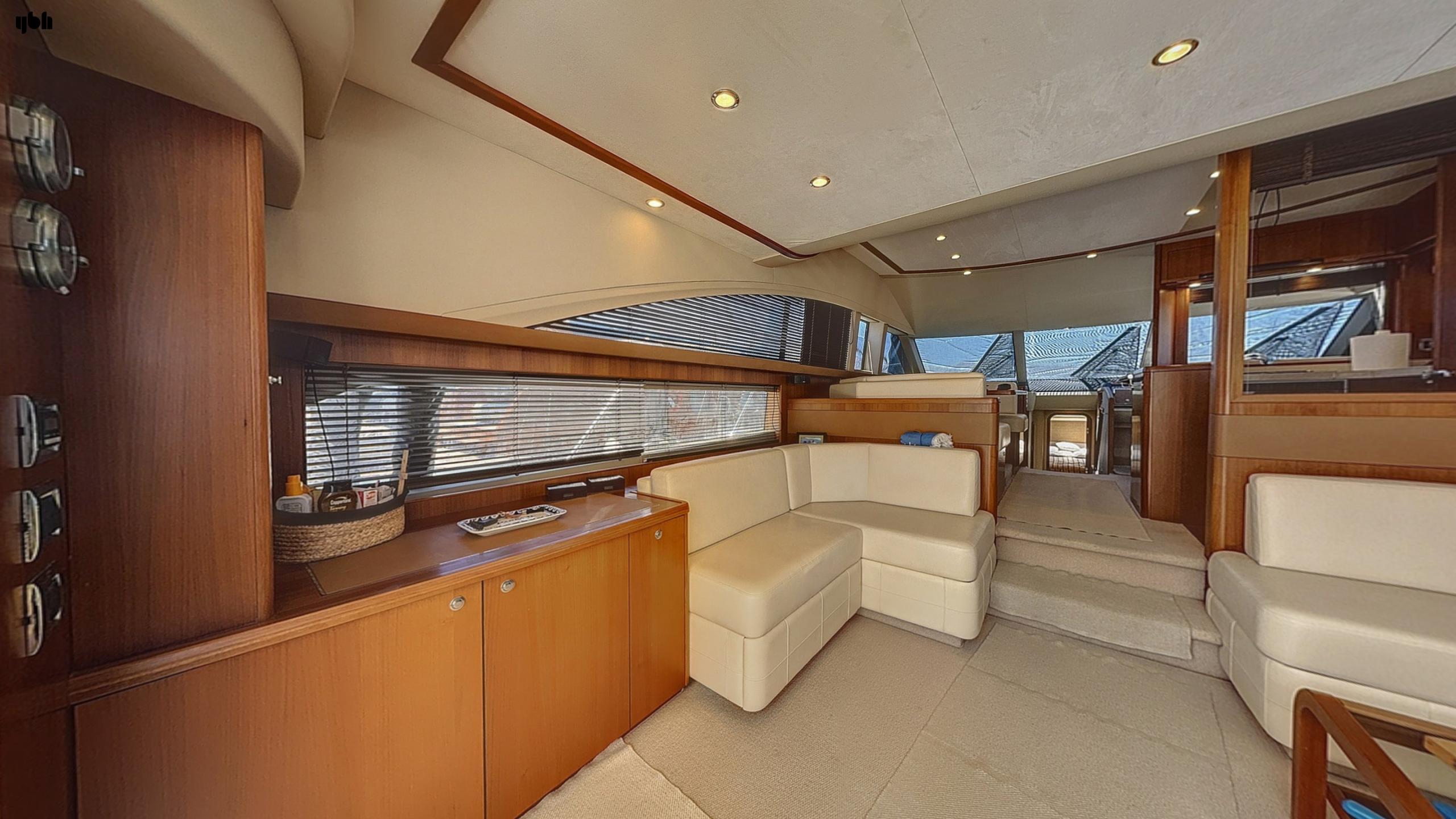 2010 Princess 62