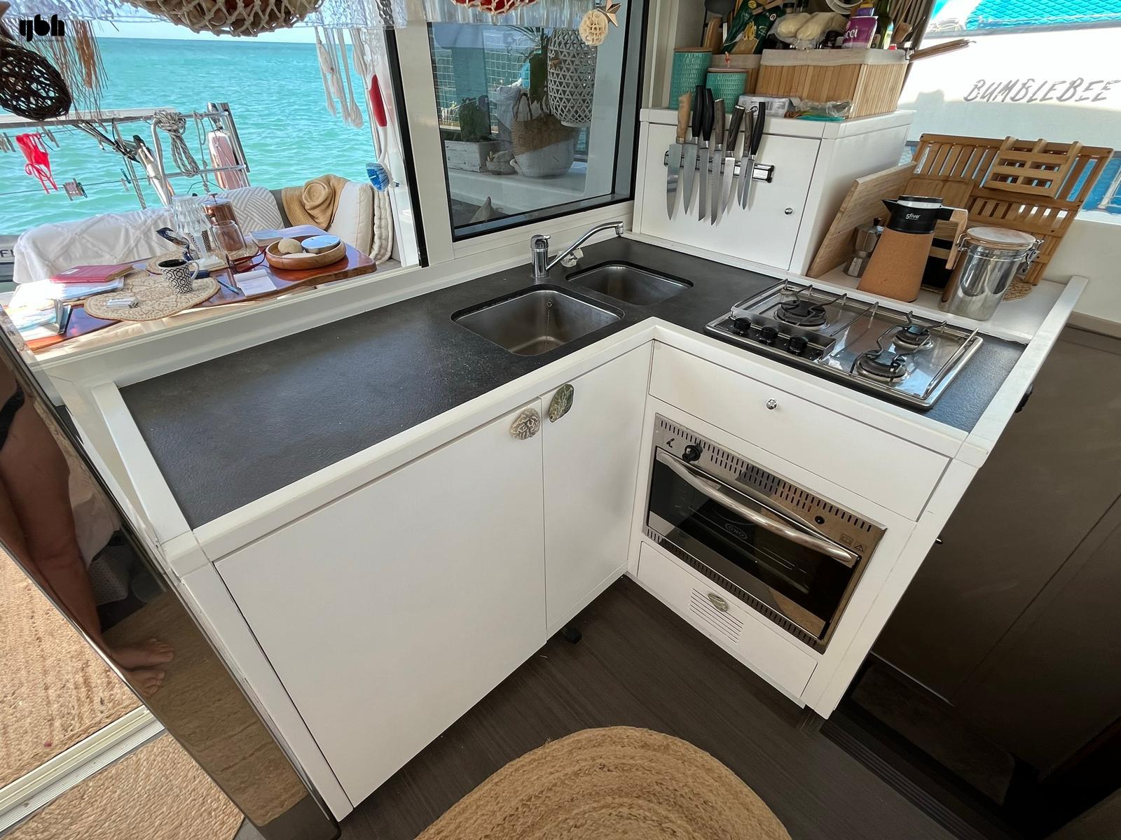 2016 Lagoon 39