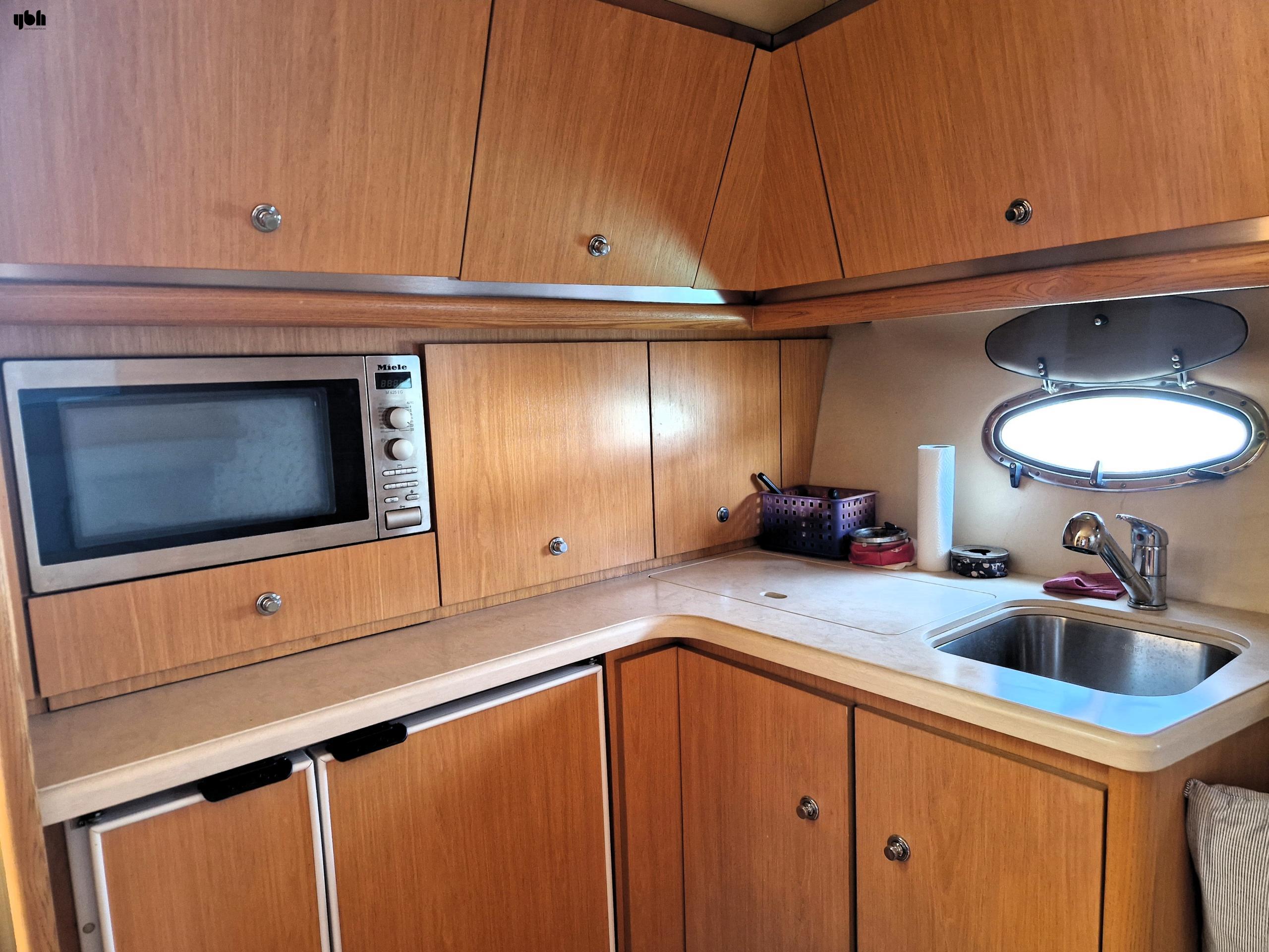 2005 Tiara 4200 Open