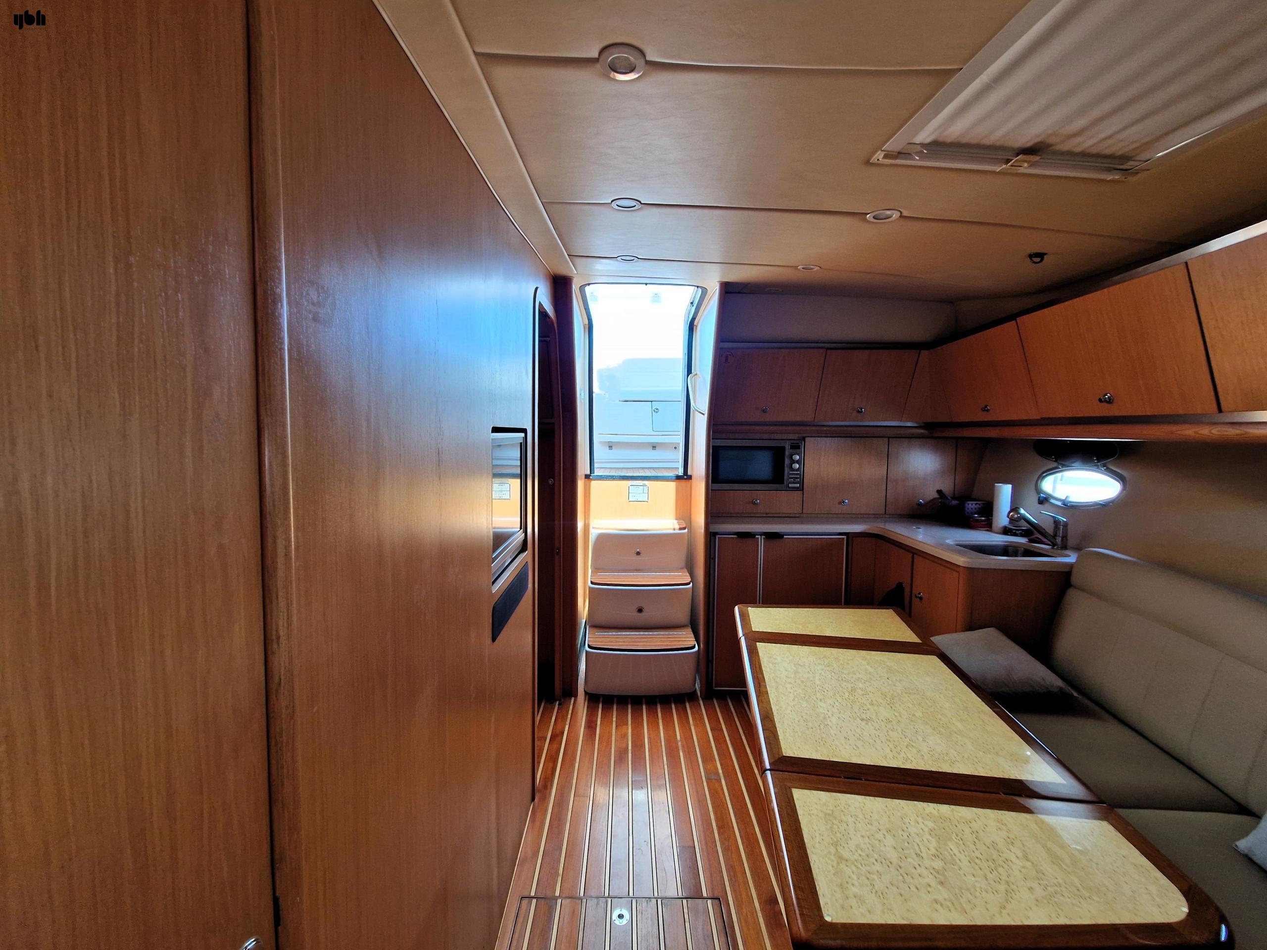 2005 Tiara 4200 Open