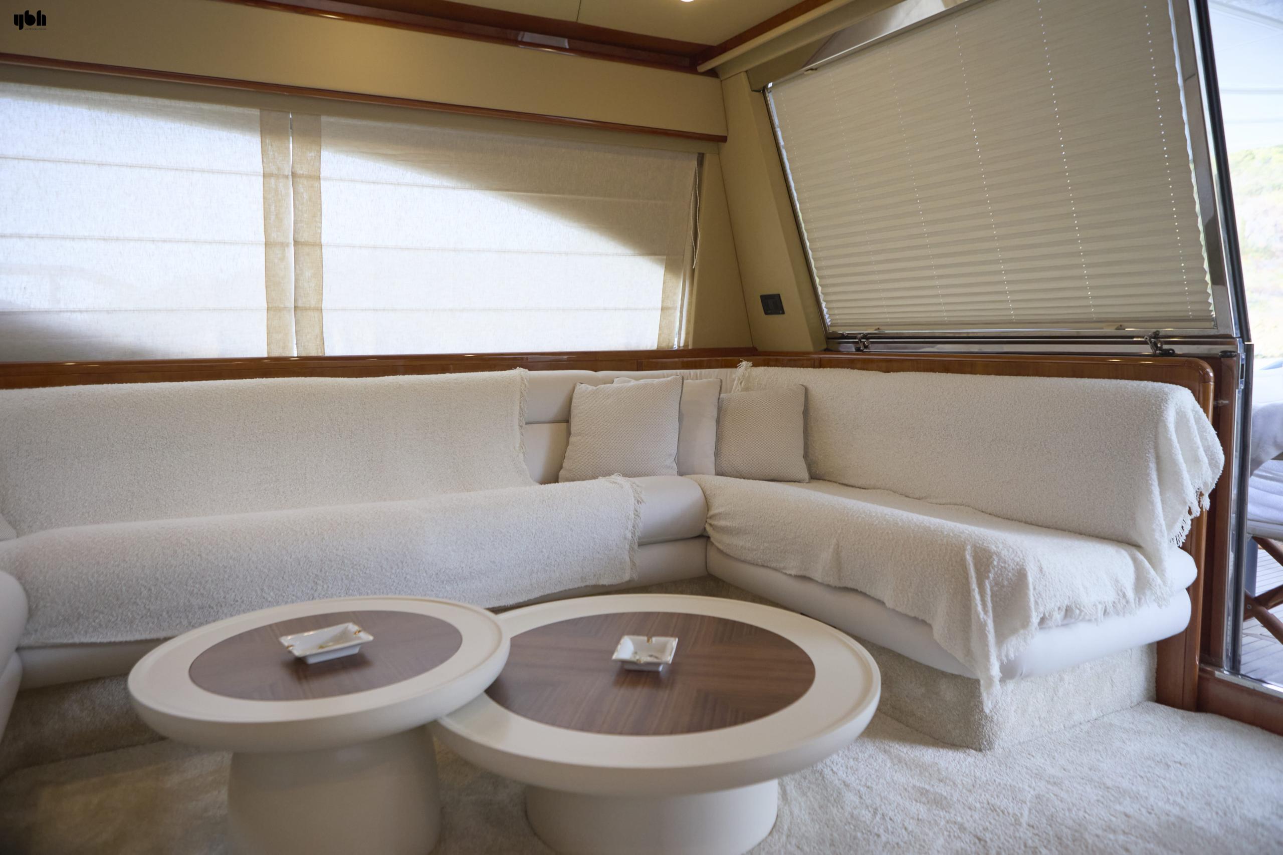 2004 Ferretti Yachts 680