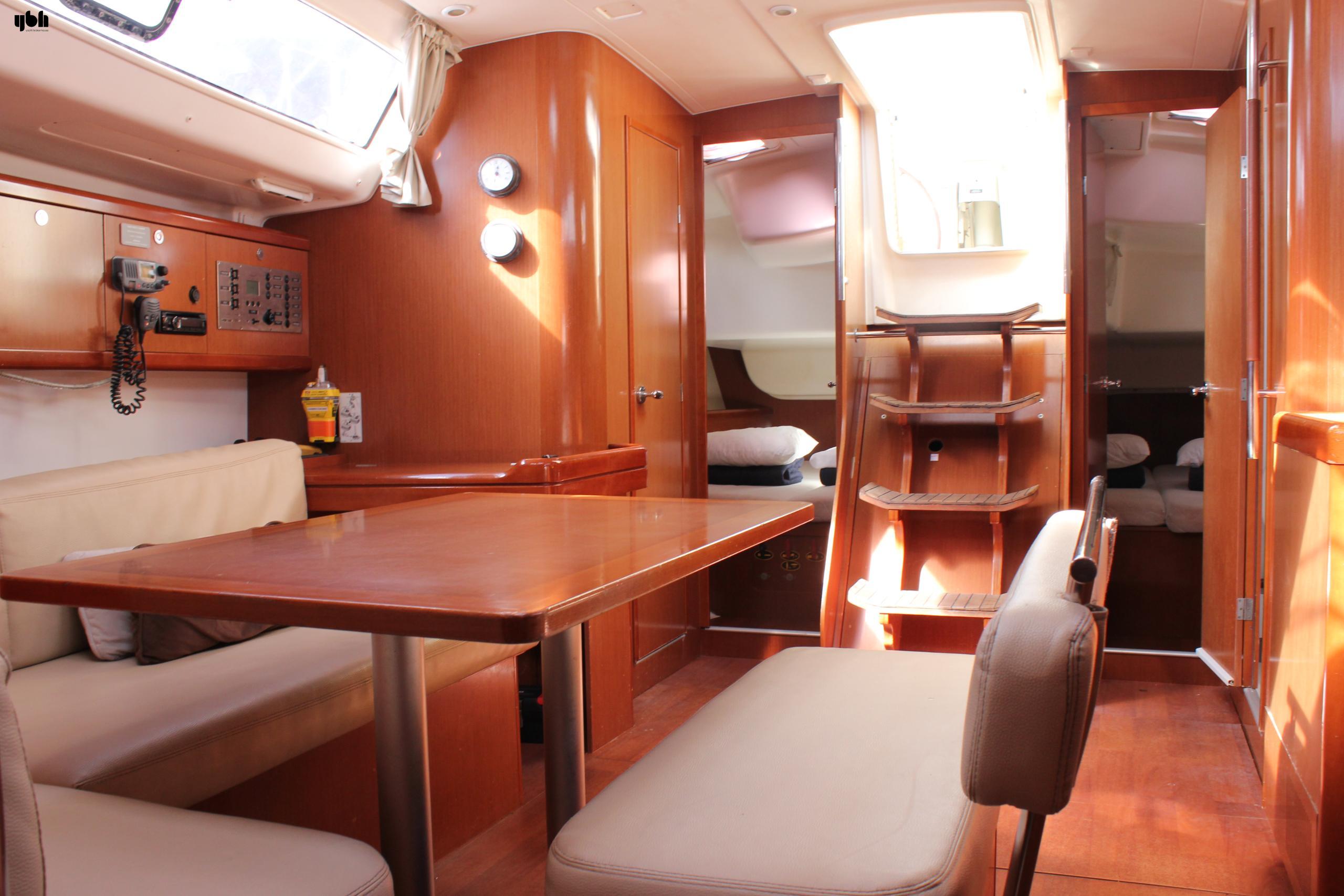 2010 Beneteau Oceanis 43