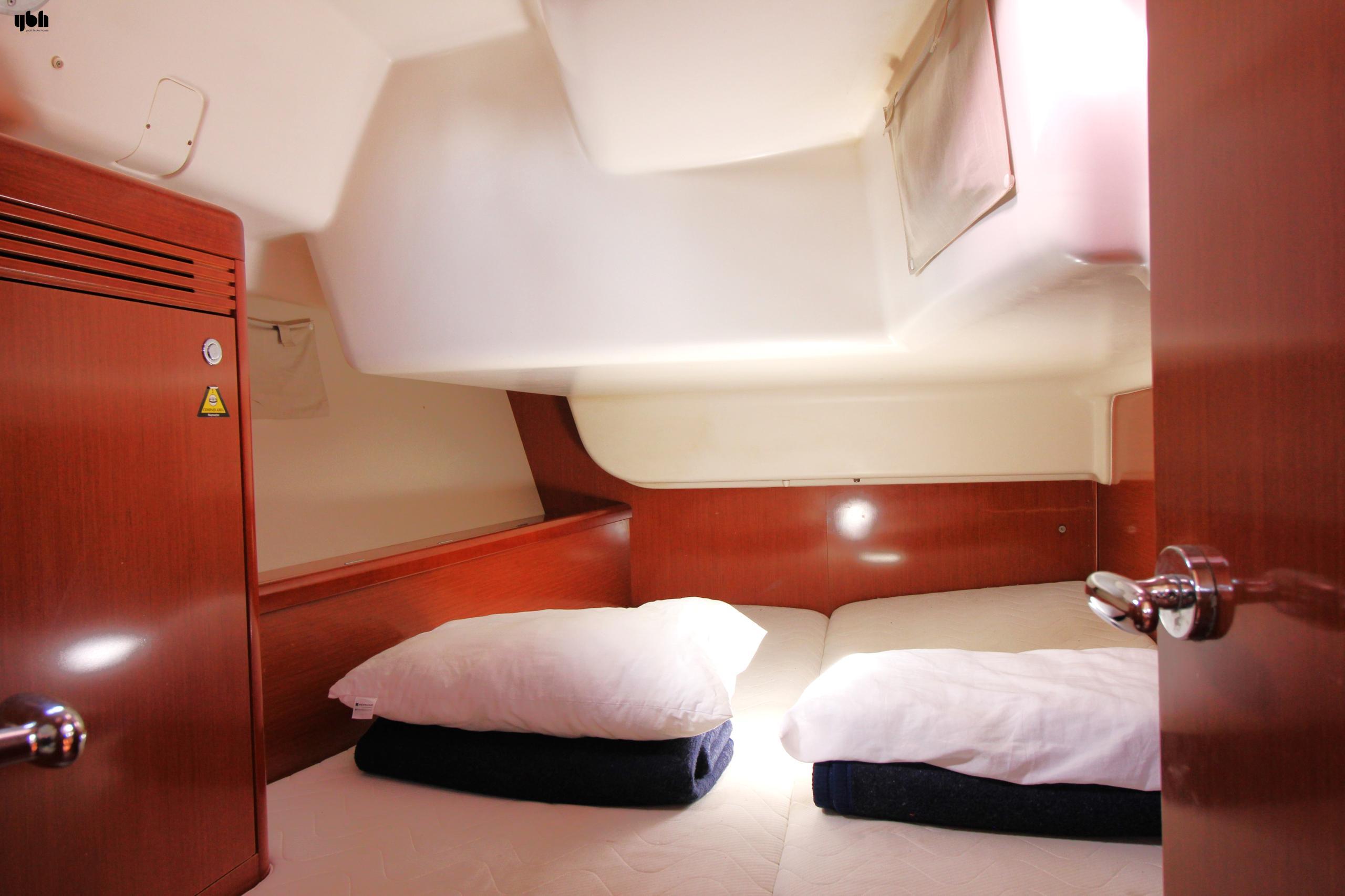 2010 Beneteau Oceanis 43