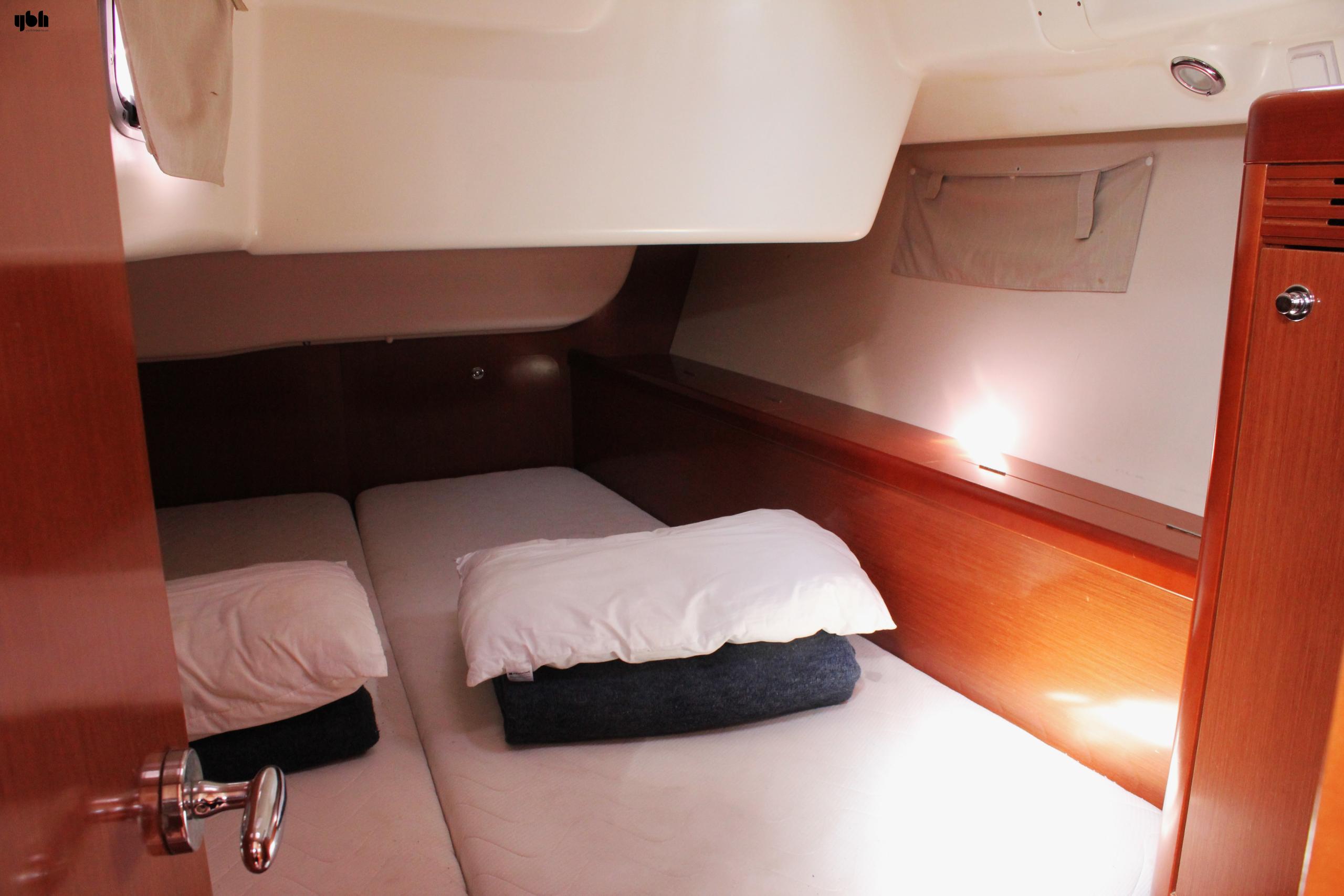 2010 Beneteau Oceanis 43