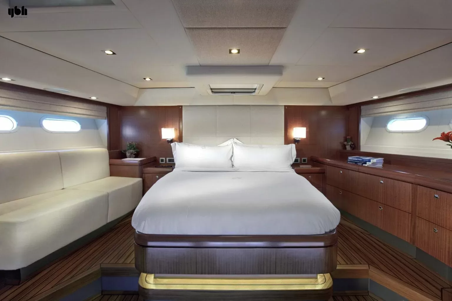 2010 Alia Yachts AIYANA