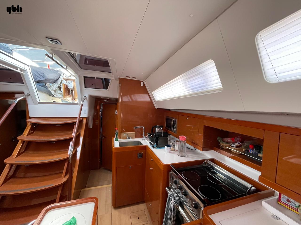 2015 Beneteau Oceanis 60