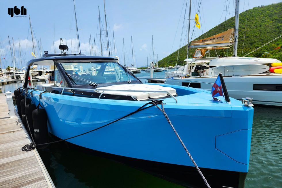 2019 Alia Yachts Custom 164