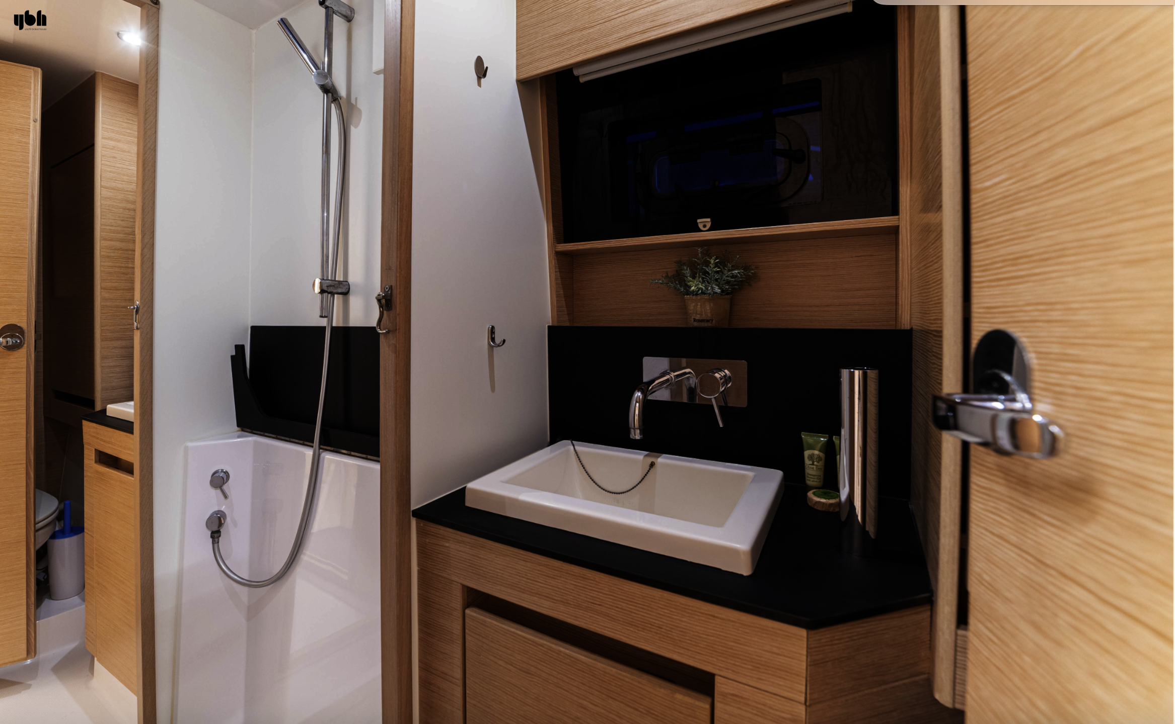 2019 Bavaria Nautitech 47