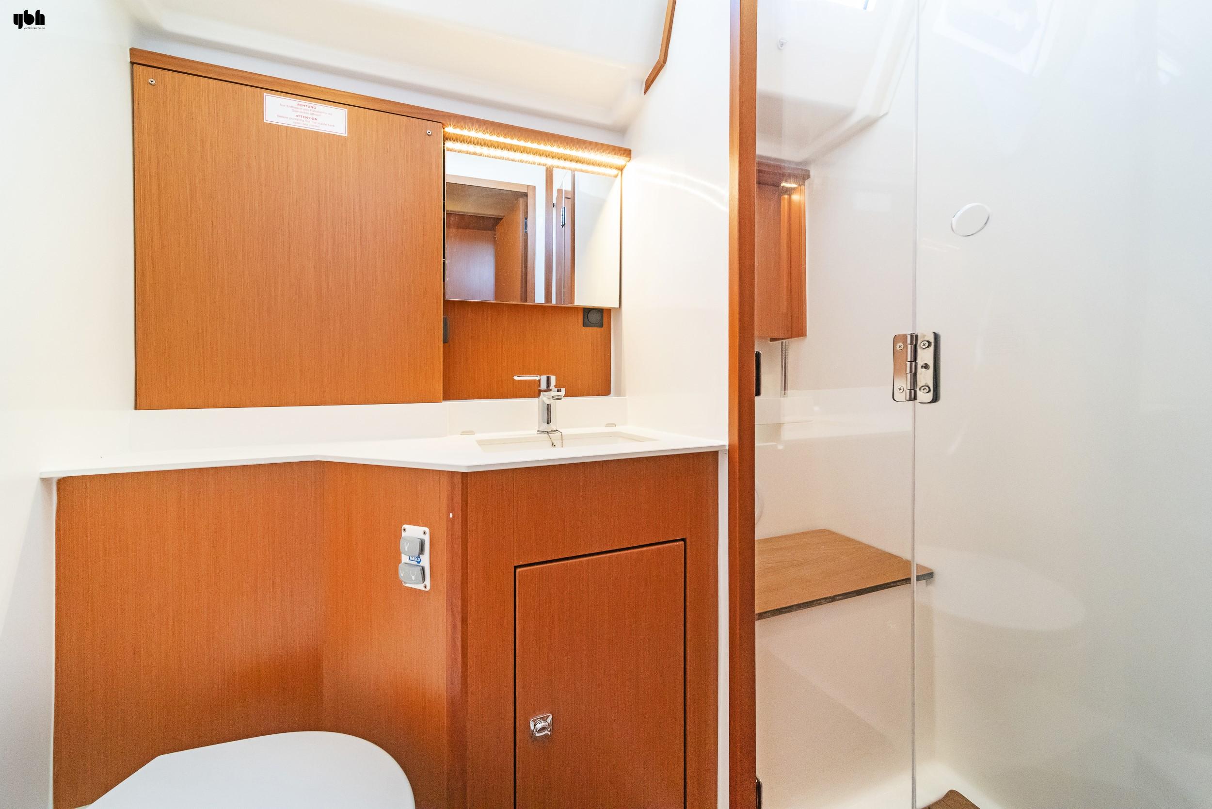 2021 Bavaria C57 Style