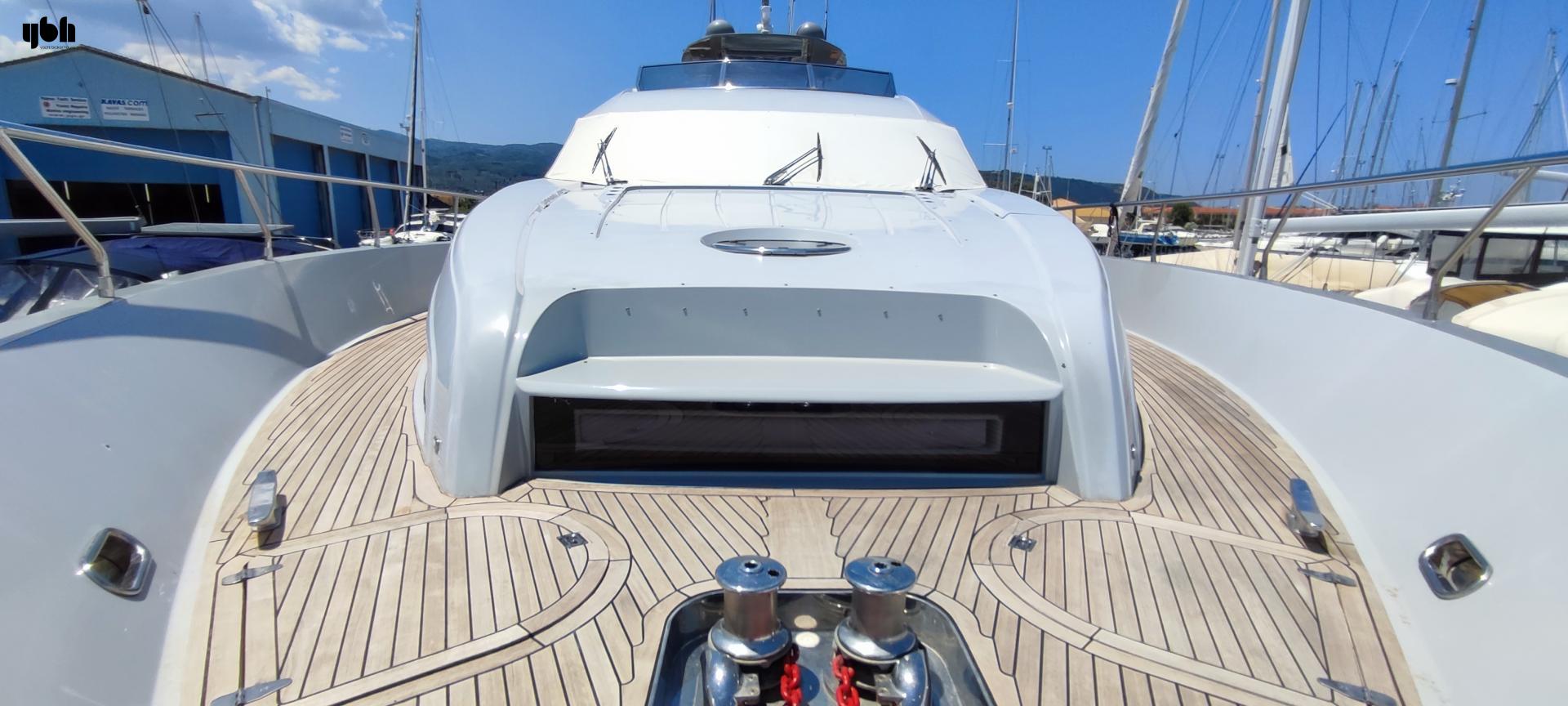 2011 Royal Denship 85 Flybridge