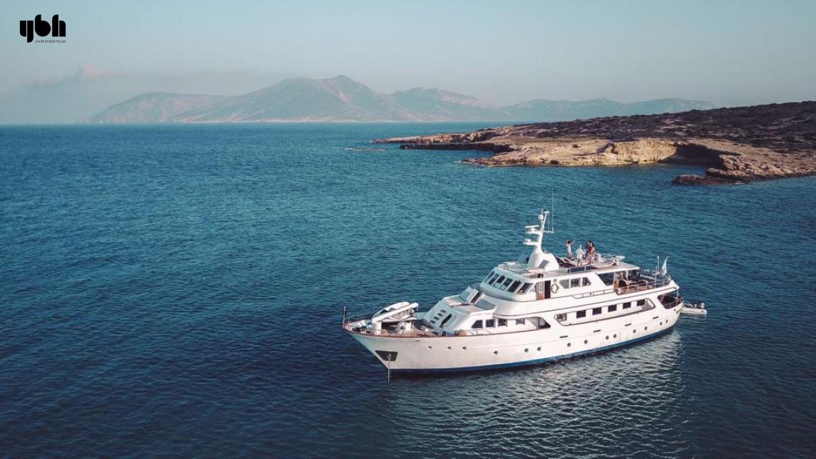 1972 Benetti Custom 28