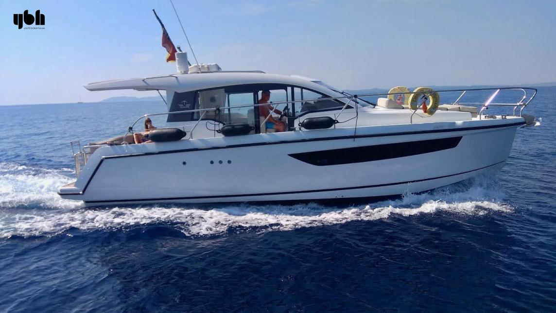 2016 Sealine C330